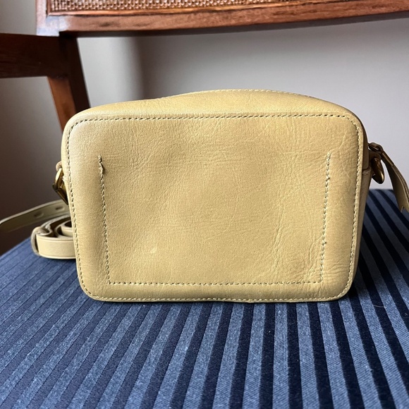 Madewell Transport Camera Bag in Muted Olive - Picture 4 of 10